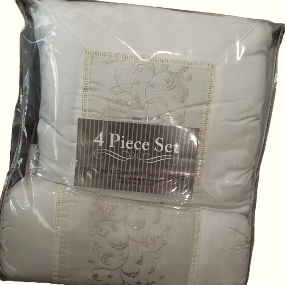 Bedding Accessory 4 Piece Pillow Set NEW